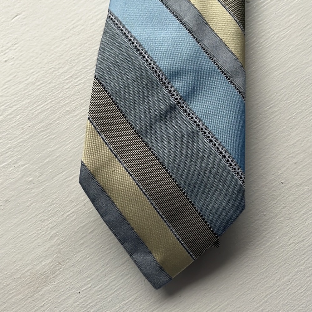 Bradfield Men's Tie Blue Gray and Cream Diagonal Stripe